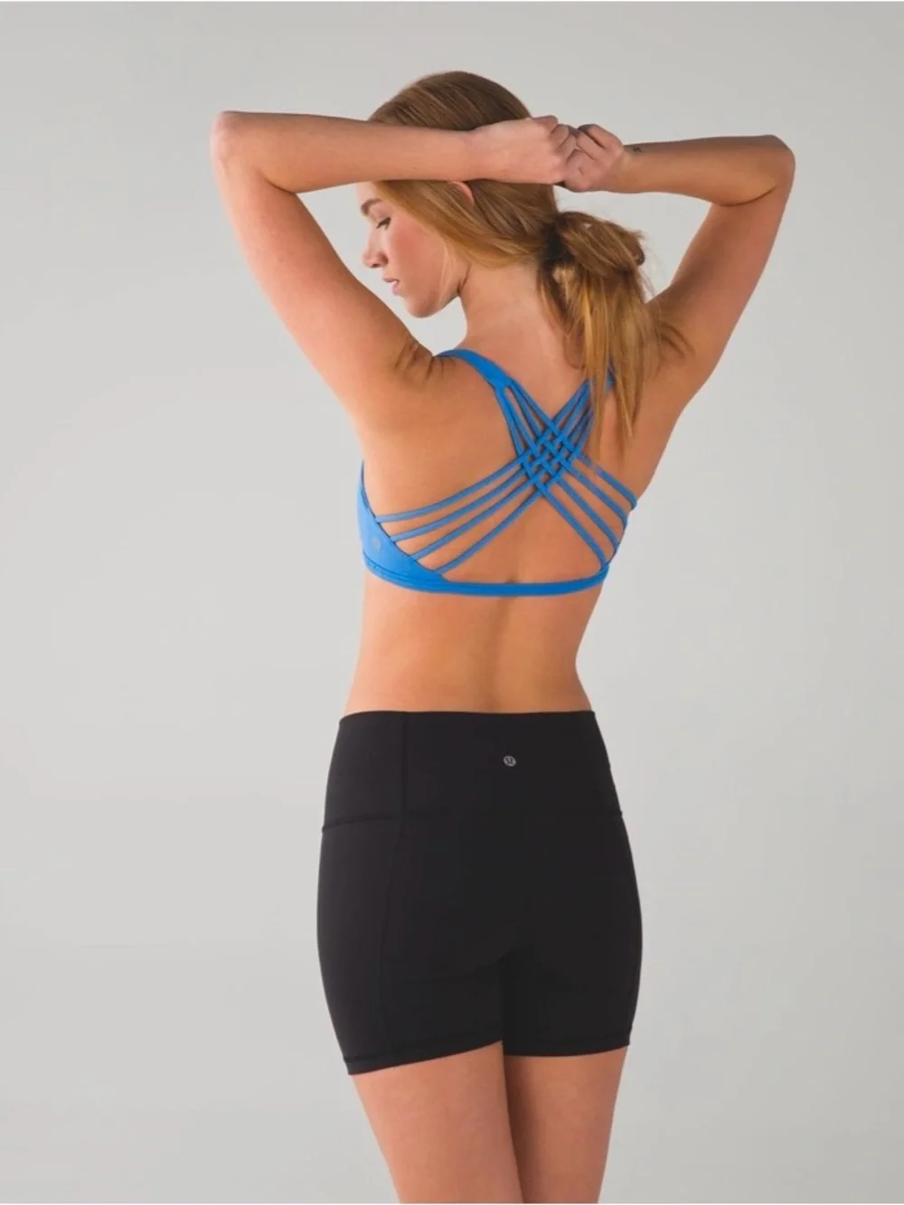 Lululemon Free To Be Bra Wild in Porcelaine blue size 8